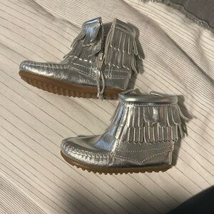Silver Metallic Minnetonkas size 8c